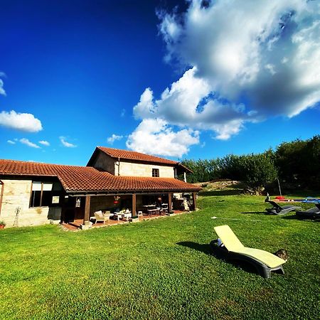 Habitaciones Con Bano Individual En Casa De Campo. Piscina. Amoeiro Eksteriør billede