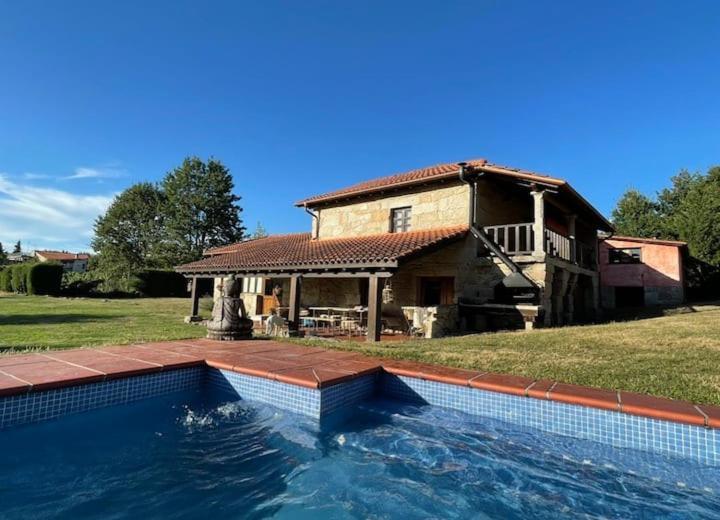 Habitaciones Con Bano Individual En Casa De Campo. Piscina. Amoeiro Eksteriør billede